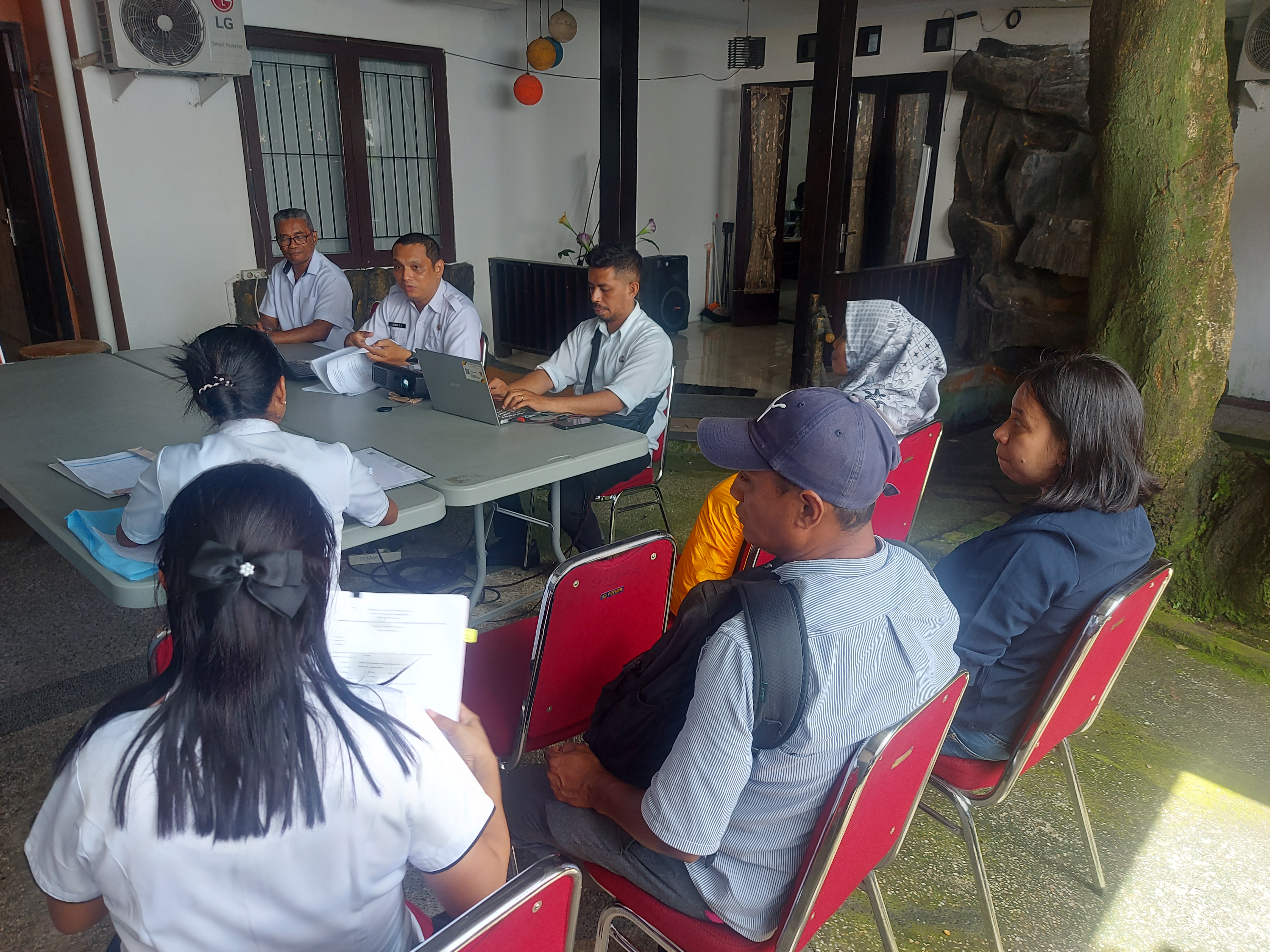 Pastikan Tata Kelola Keuangan Desa Secara Tertib dan Akuntabel, DP3AMD Kota Ambon Rutin Evaluasi Berkala APBDes