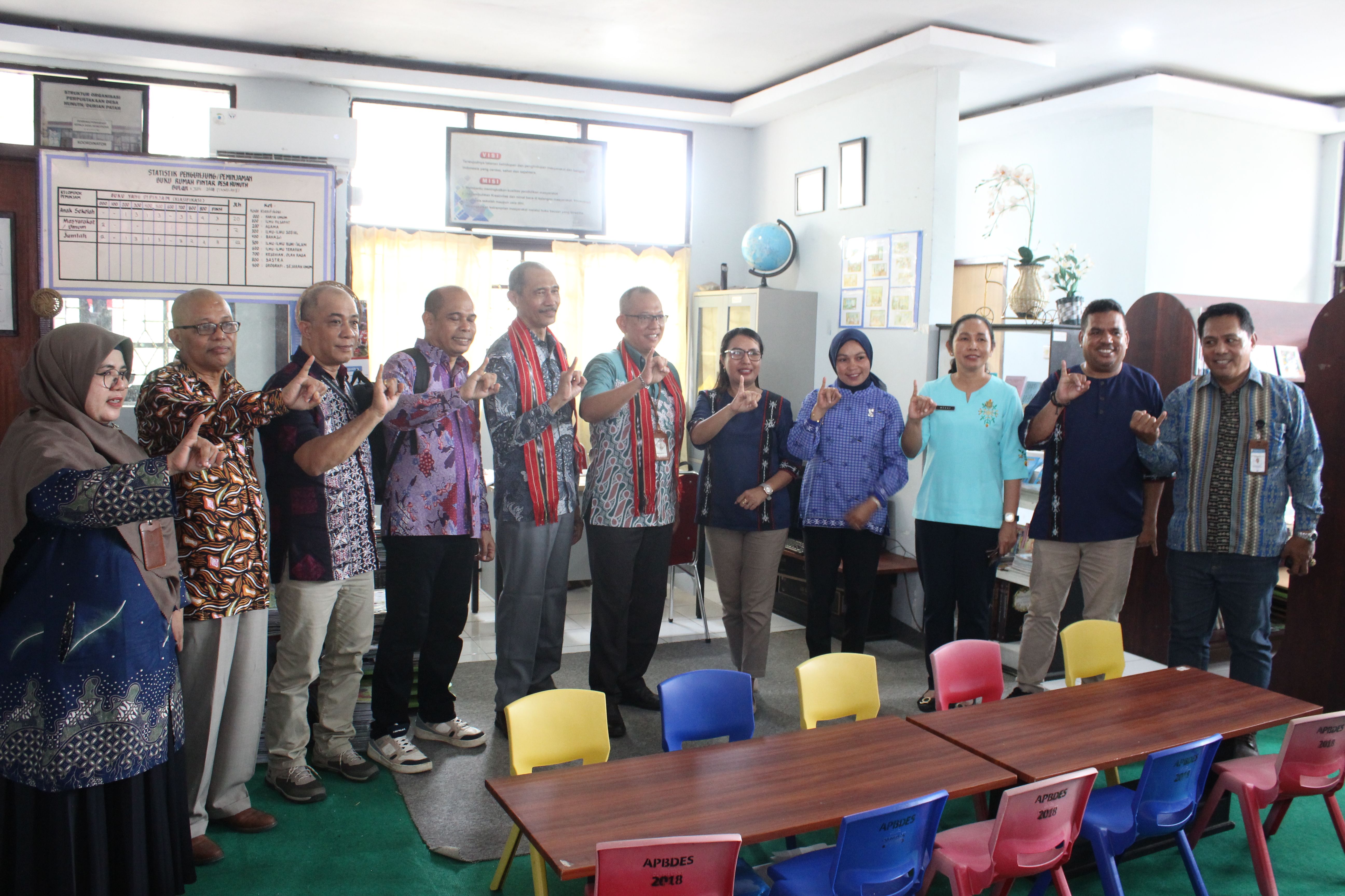 Kunjungan ke Perpustakaan Desa Hunuth